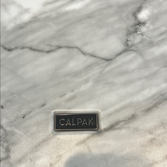 Calpak Baye Gray Milk Marble Round travel Luggage 20” x 19”x17.5” new - Picture 3 of 11